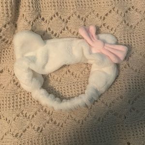 Plush hello kitty head wrap !